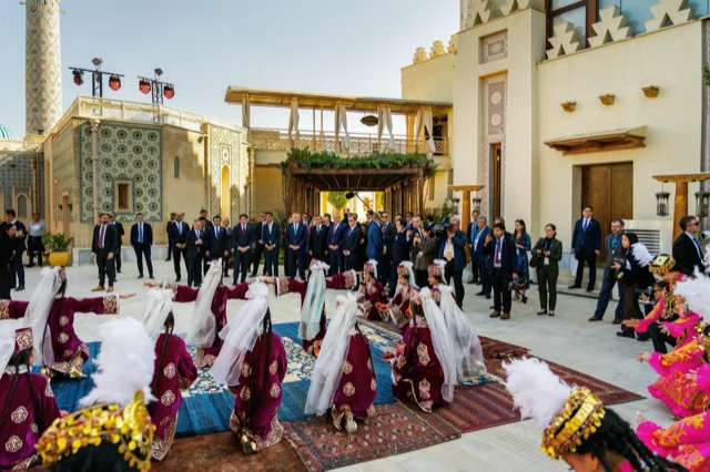 C5+1 vazirlar uchrashuvi ishtirokchilari Samarqanddagi madaniy dasturda